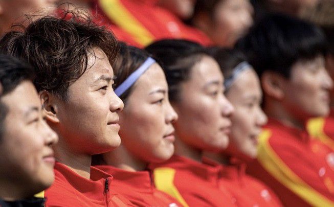 女厕脱裤撒尿大全视频